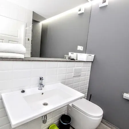 Centrum Niedzialkowskiego Estate Center 아파트 포즈난